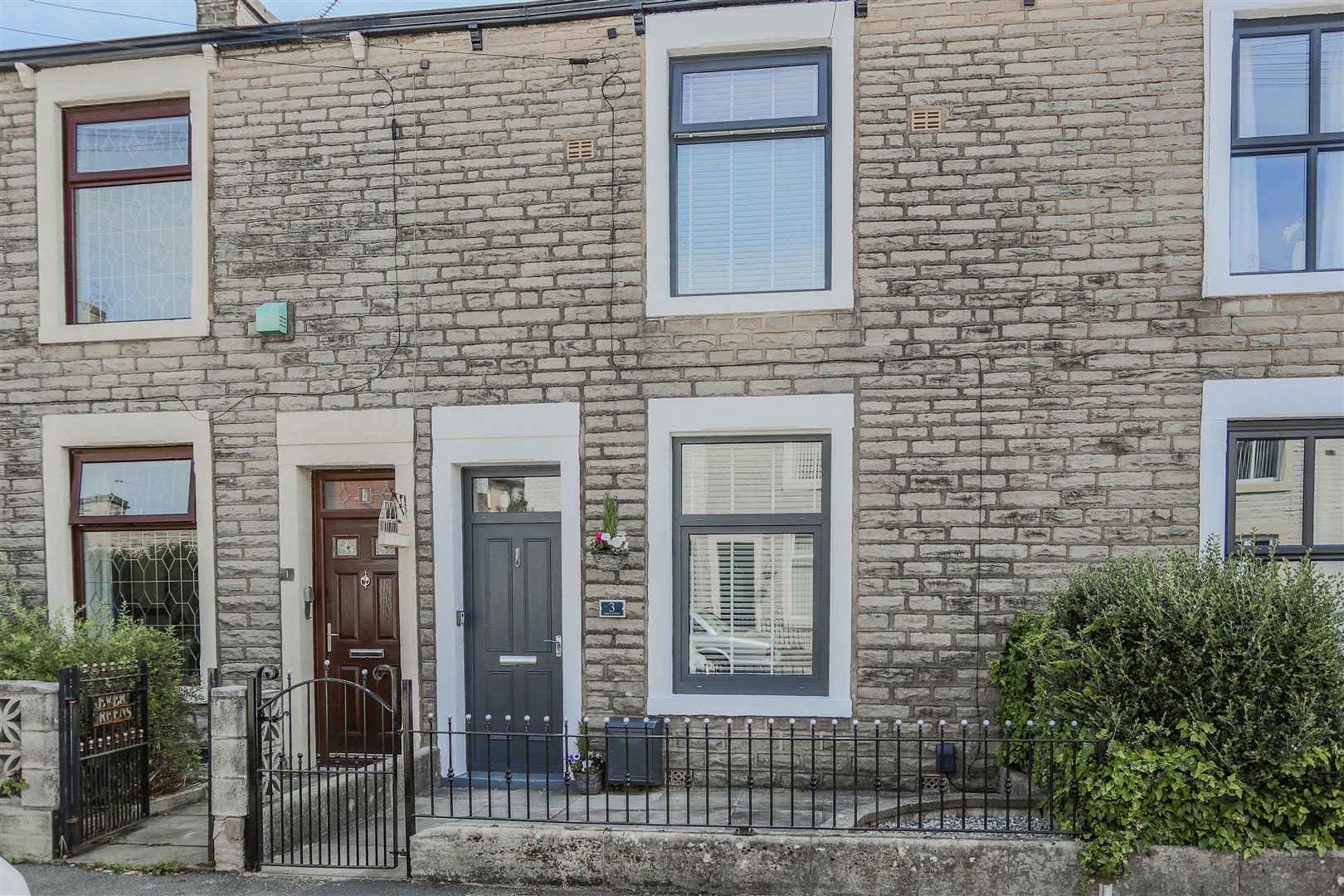 3 Bed Mid Terrace House For Sale - Main Image